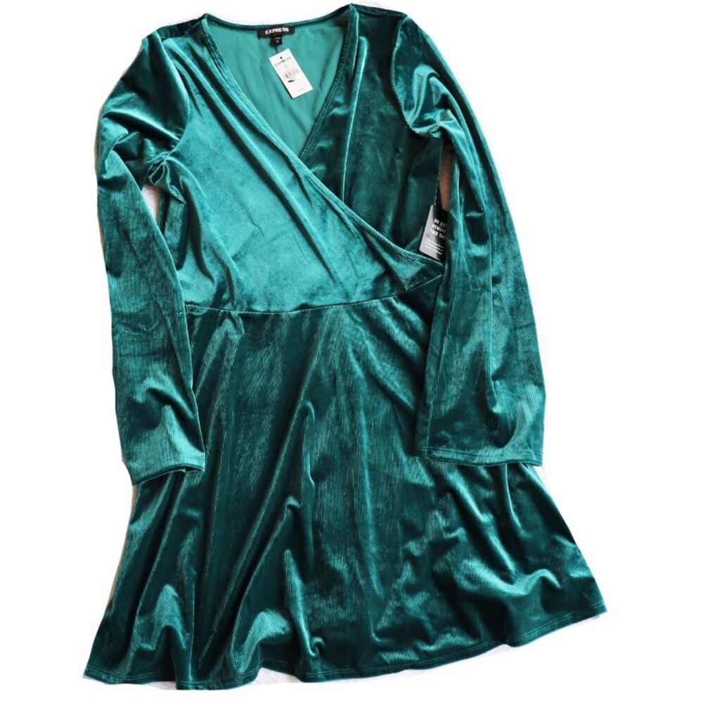 Express Emerald Green Faux Wrap Dress Size Medium New NWT Long Sleeve
